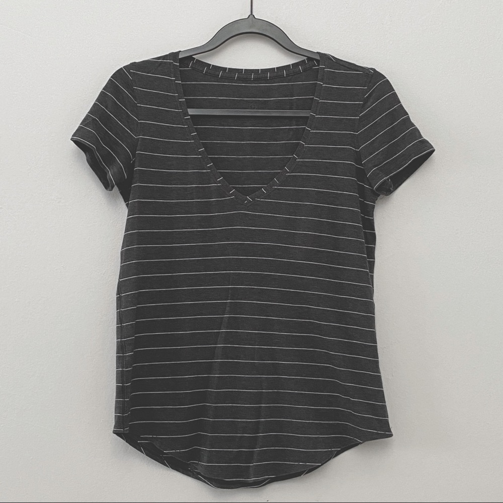 LULULEMON love tee v